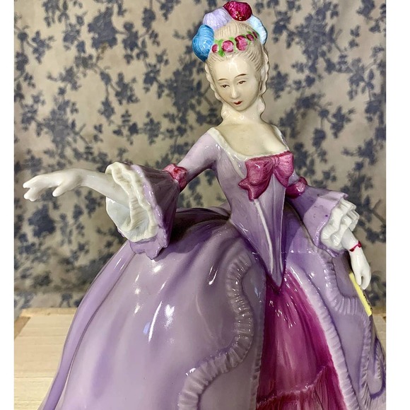 Franklin Porcelain Marianne The Minuet Museum of Costume 1980 - Picture 6 of 16